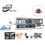 Stroj na tvarovanie plastov za tepla s tromi stanicami